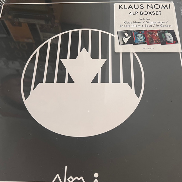 Nomi